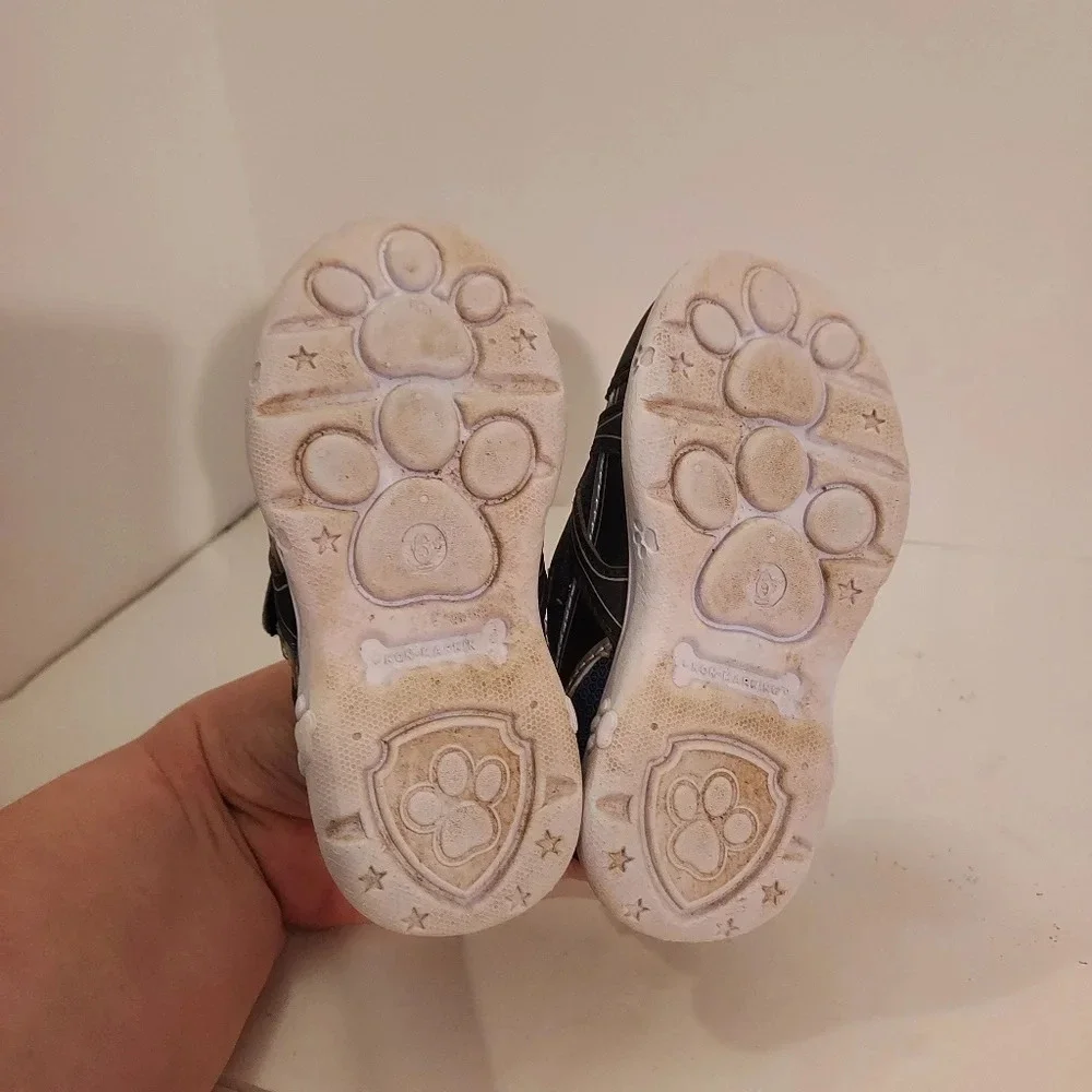 Spin Master Paw Patrol Velcro Slip on Sneakers in Size 6